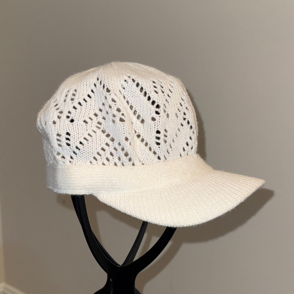 White Knit Patterned Ball Cap - Picture 2 of 6